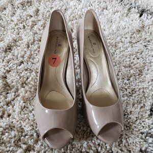 Bandolino open toe pumps